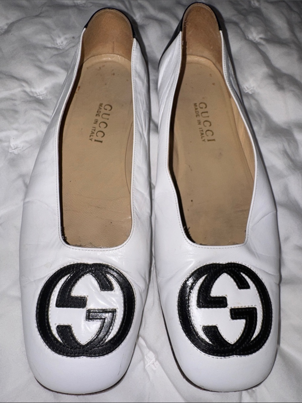 Vintage Gucci White Leather Flats Black Double G Medallion Size 9.5 Shoes
